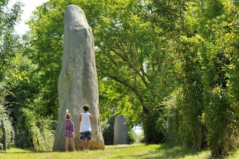 Dolmens et menhirs